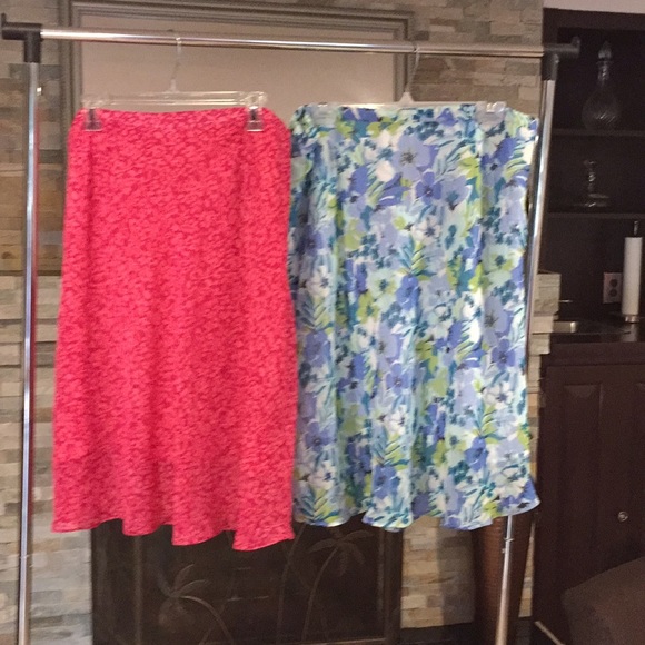 Jaclyn Smith Dresses & Skirts - Jaclyn Smith XL Skirt 2 for 7.00 good condition